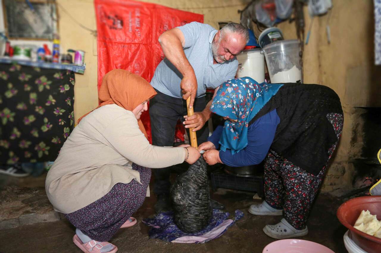 Meram Kızılören'in sabır ve emek isteyen asırlık lezzeti doğaya emanet edildi 5